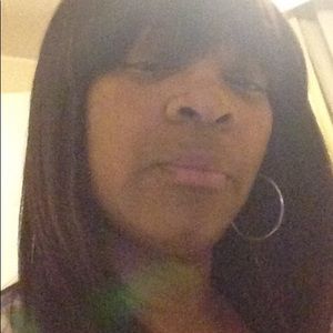 Meet your Posher, Esther